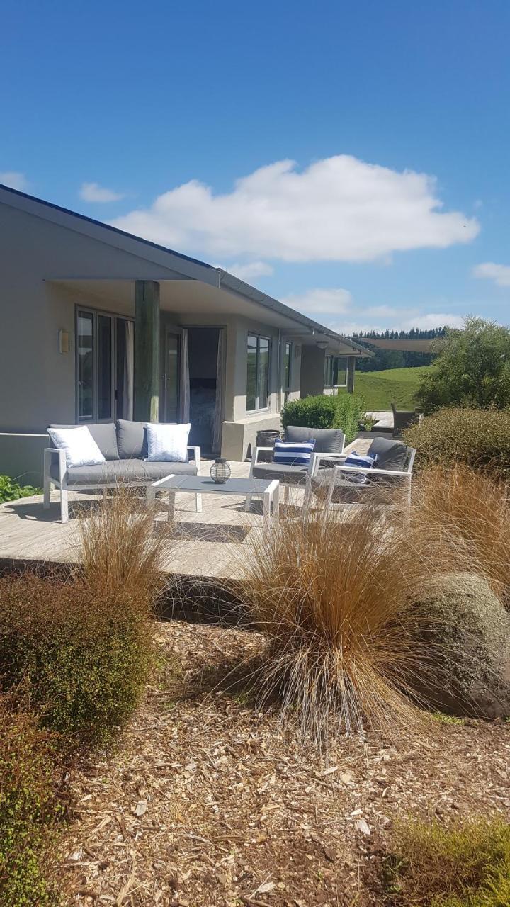 Above The River Karapiro Bed & Breakfast Zewnętrze zdjęcie